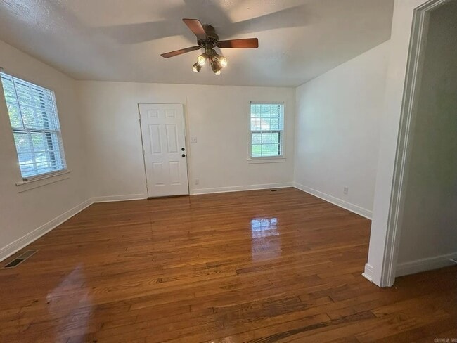 Building Photo - 204 N Tyler St