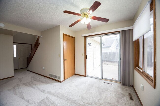 Building Photo - Charming 3 Bed, 2 Bath Home on a Quiet Cul-de-Sac with a Fenced Yard & 2-Car Garage!
