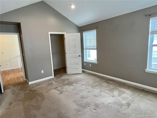 Building Photo - 95 Meadow View Dr