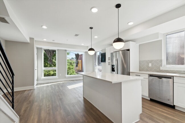 Building Photo - 1739 Page St