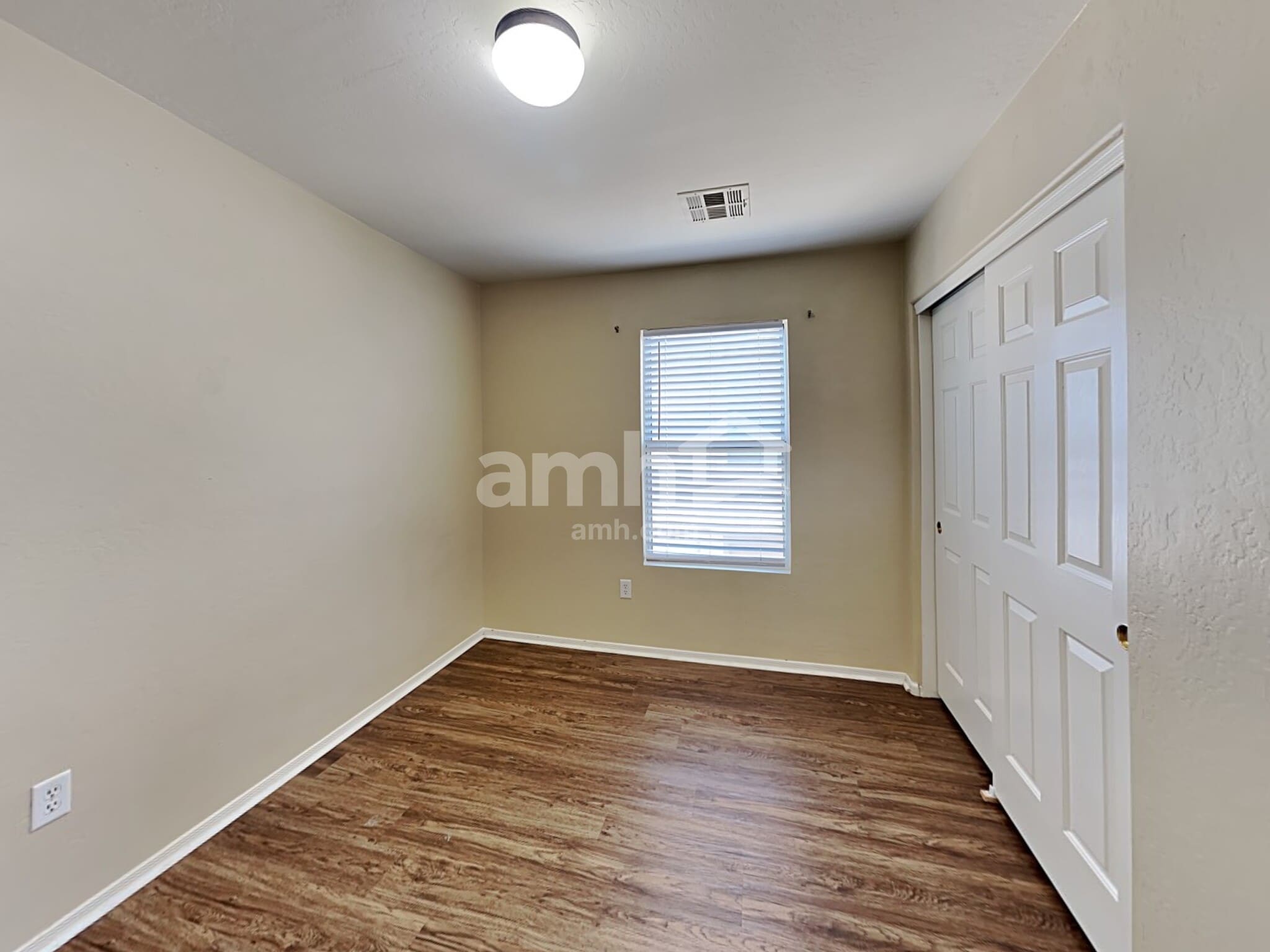 Building Photo - 13440 W Rhine Ln