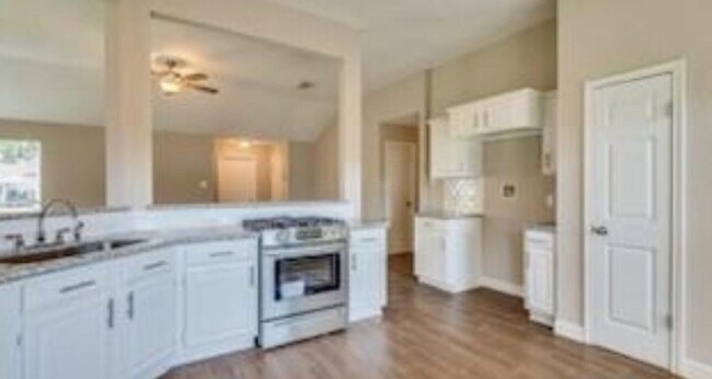 Building Photo - 15827 Roxton Ridge Dr