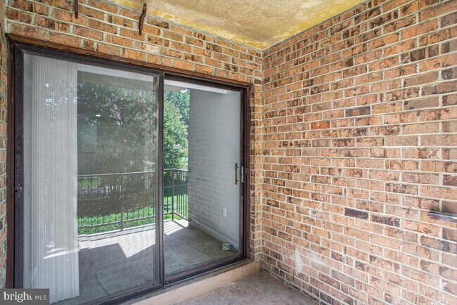 Building Photo - 15 Silverwood Cir
