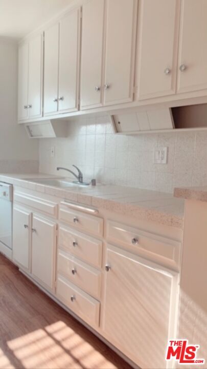 Building Photo - 1420 S Oakhurst Dr