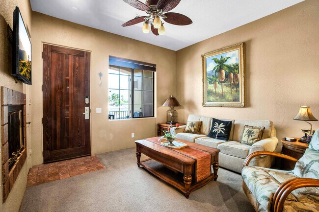 Building Photo - 50700 Santa Rosa Plz