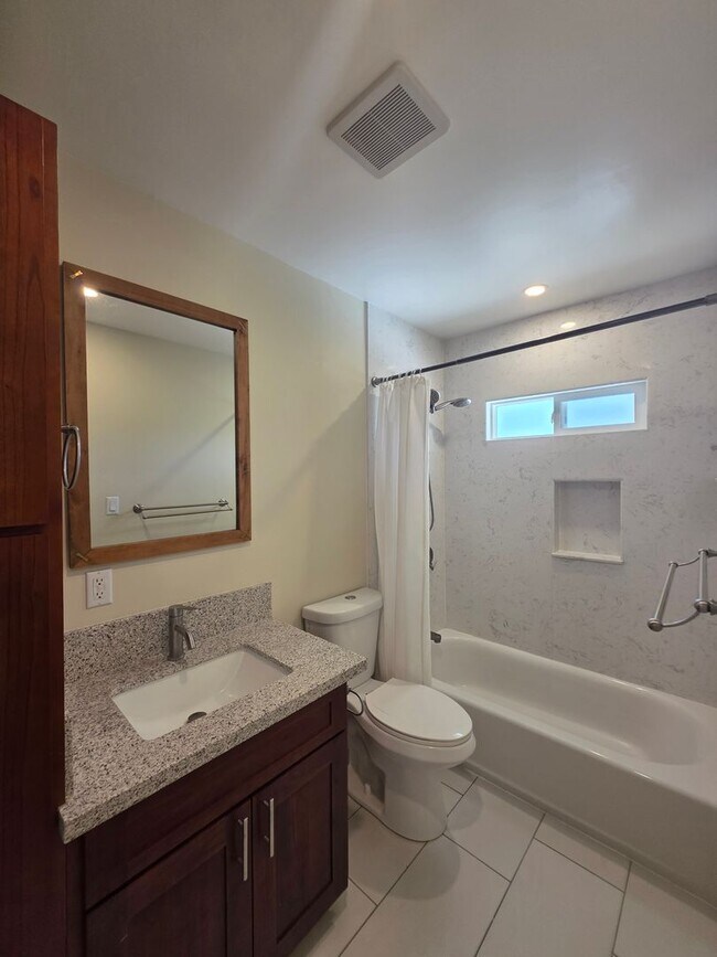 Building Photo - 1030 Kahili Pl