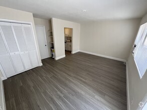 Building Photo - 1150 W Blue Heron Blvd