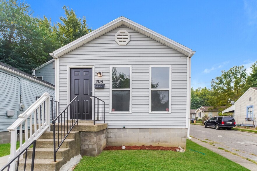 Building Photo - 2116 Griffiths Ave