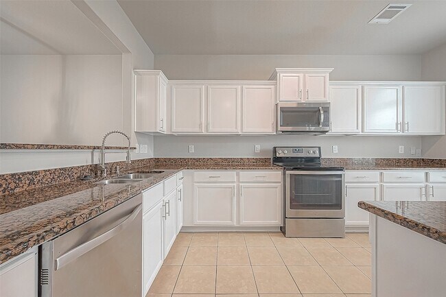 Building Photo - 20630 Stout Dr