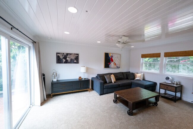 Building Photo - 129 Via Nice