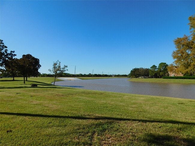 Building Photo - 3303 Rimrock Dr