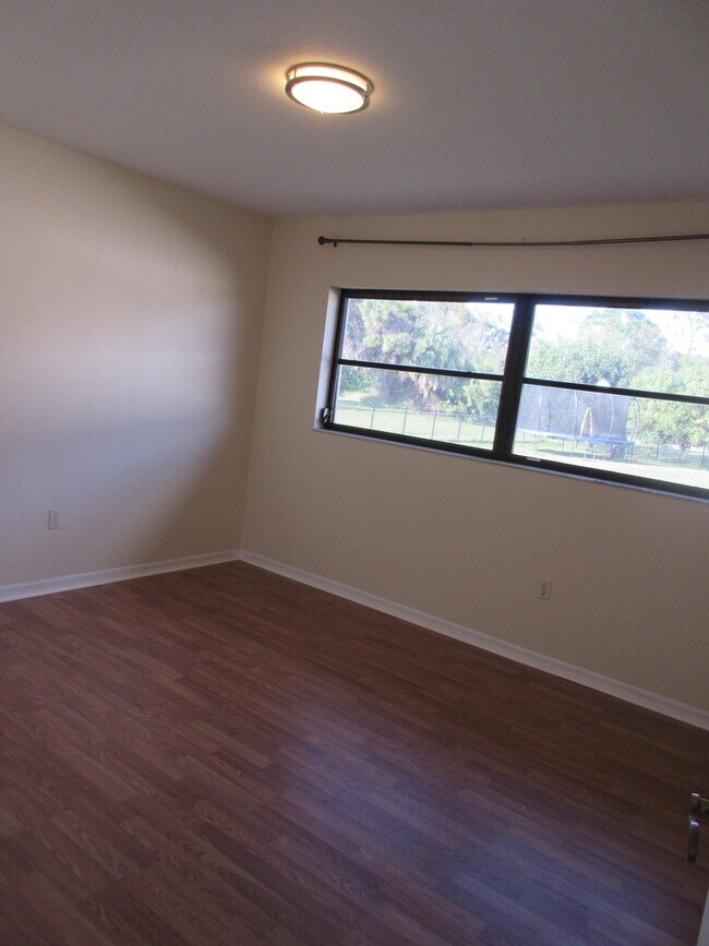 Building Photo - 463 Gallegos St