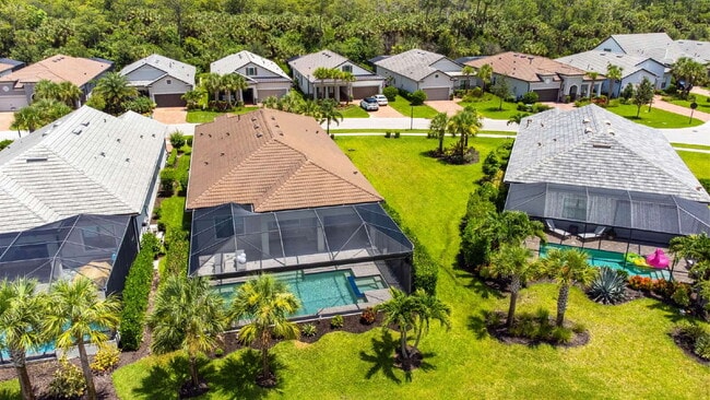 Building Photo - SALT WATER POOL AND SPA home in Greyhawk at the Everglades Golf and Country Club