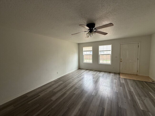 Building Photo - 225 Hudson Ave