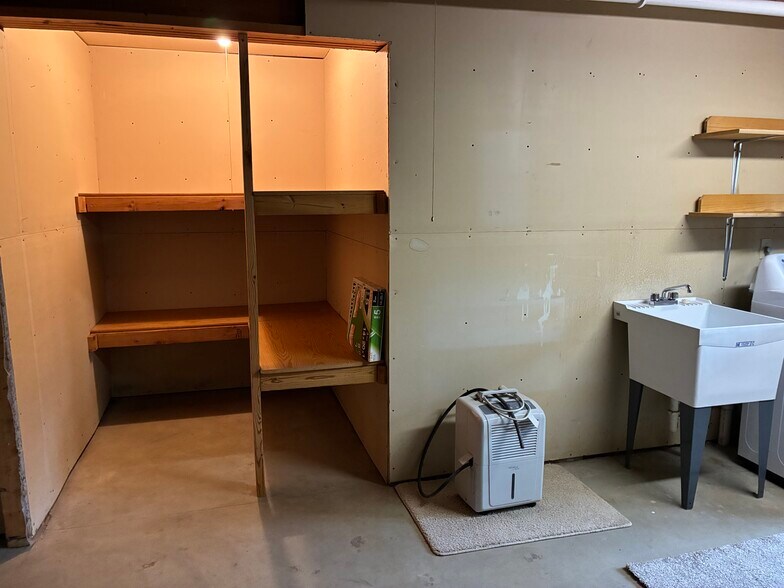 Building Photo - 1103 4th St NW