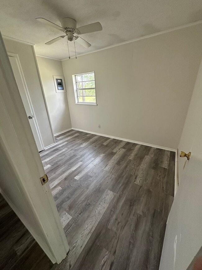 Building Photo - 108 N Anita Dr