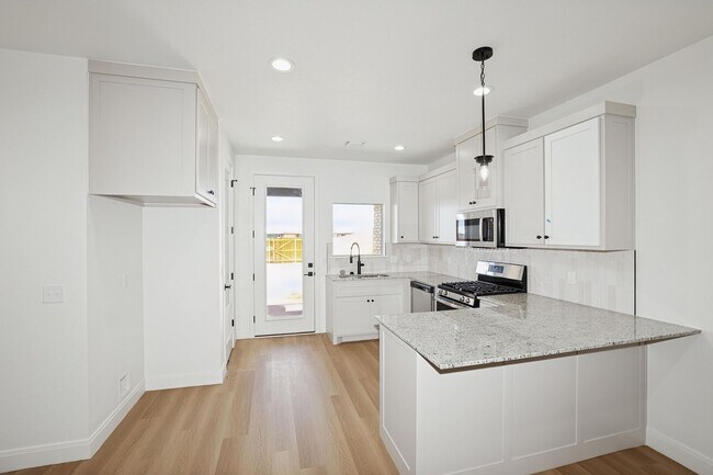 Building Photo - 10424 Tierra Santa Dr