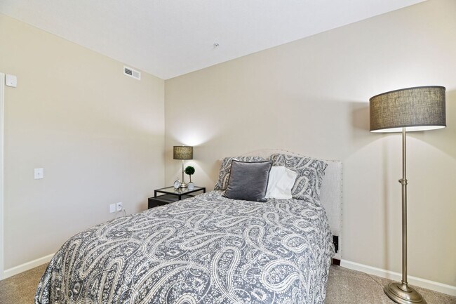 Building Photo - 1581 Gilmore Park Ave