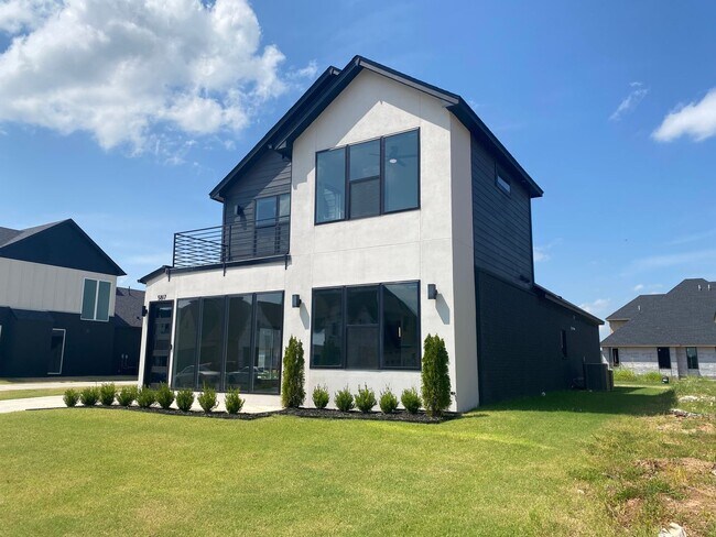 Building Photo - Beautiful contemporary 2-story home with 3 bedrooms and 2 bathrooms in Addison Creek.