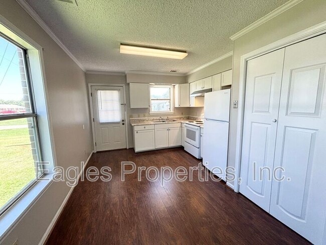 Building Photo - 106 Gurley Ave