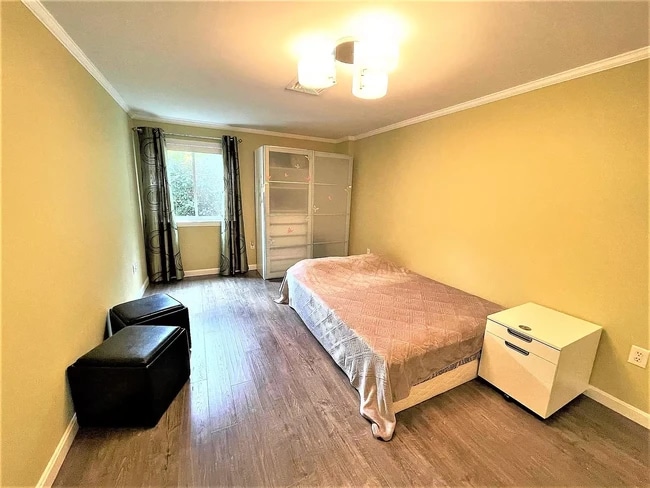 Building Photo - 19 Blackstone Dr