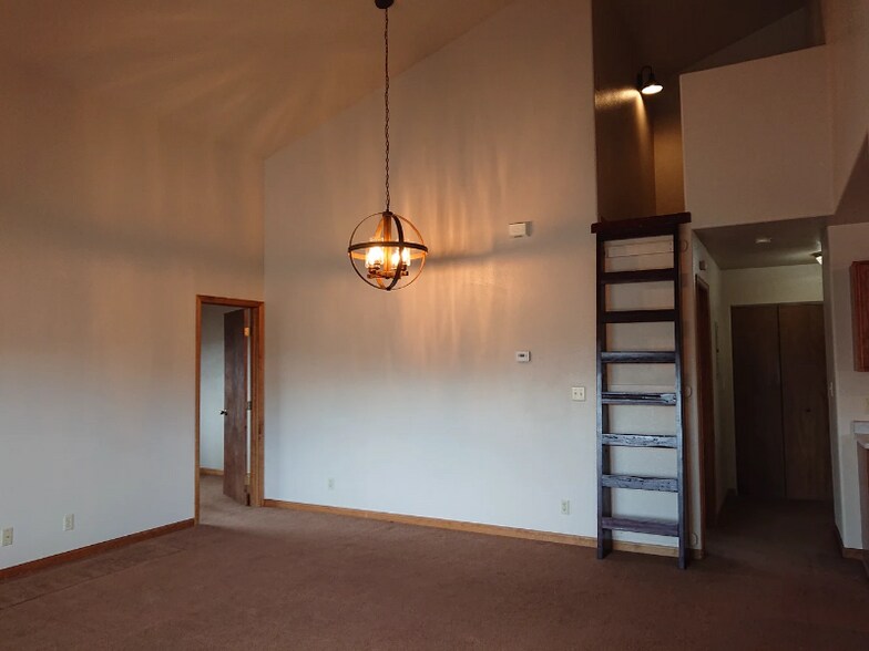 Building Photo - 1145 8th St Unit C