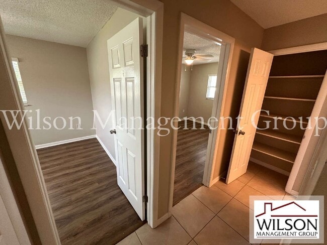 Building Photo - 620 Lakespur Ln