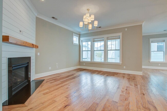 Building Photo - 1636 Juliana St