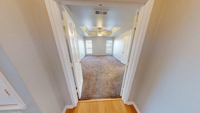Building Photo - 601 Cattail Cir