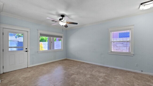 Building Photo - Clean and Cozy home in desirable Palm Valley!