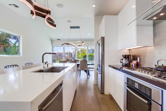 Building Photo - Luxury Furnished Home La Jolla with Ocean Views