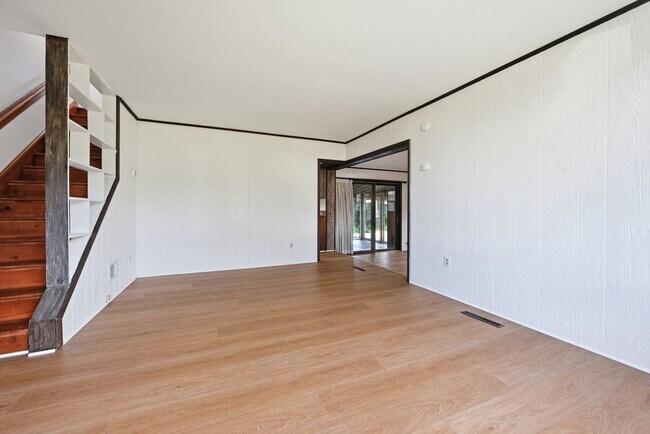 Building Photo - 1403 Uelen Ct