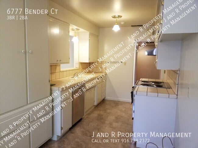 Building Photo - 6777 Bender Ct