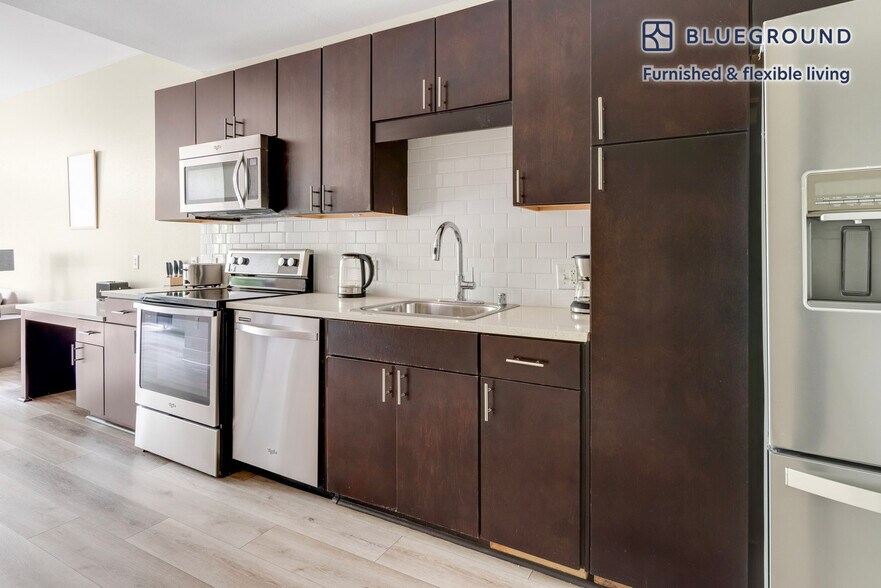 Building Photo - 185 Channel St