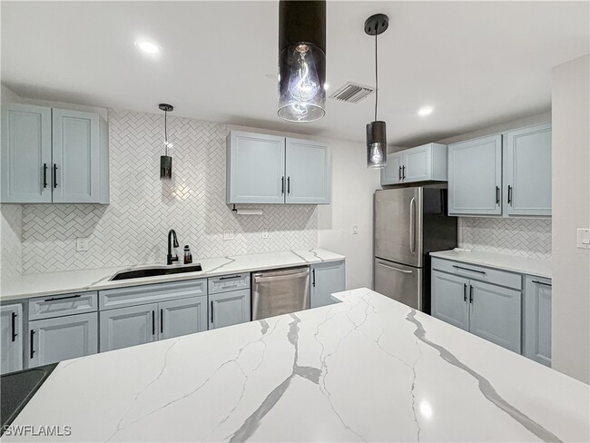 Building Photo - 429 Morgan Cir S