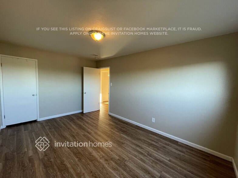 Building Photo - 452 Ladera Dr