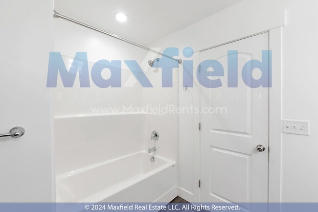 Building Photo - Small Pet Friendly - Lehi Townhome 3 BD 3 BA 2 GA