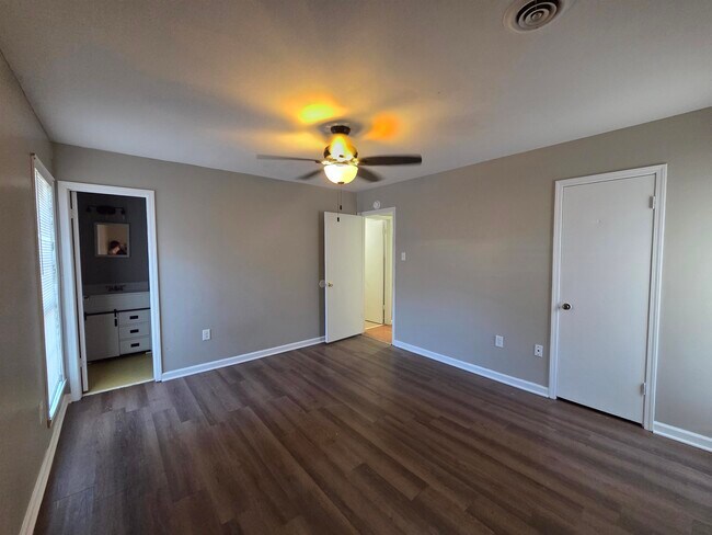 Building Photo - 5787 Northland Dr