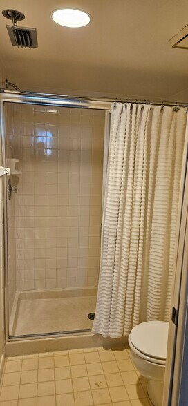 Building Photo - 4550 Pinebrook Cir