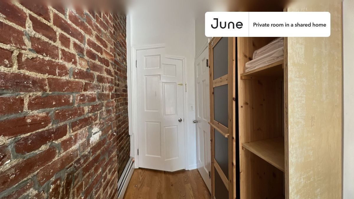 Building Photo - Room in Shared 4 bed/4 bath home