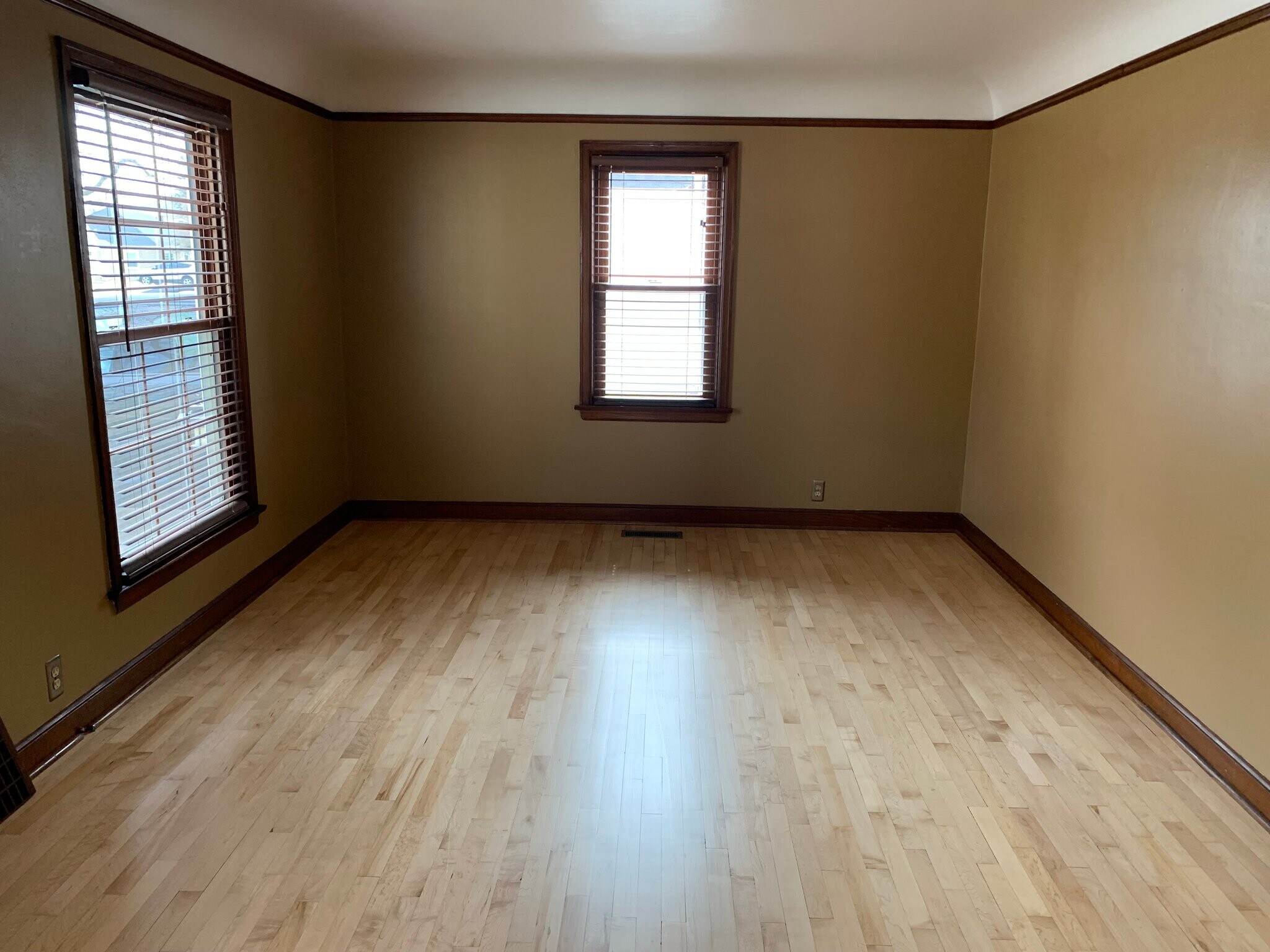 Building Photo - 1915 N Alvin St