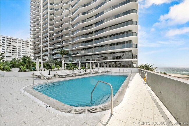 Building Photo - 900 N Ocean Blvd