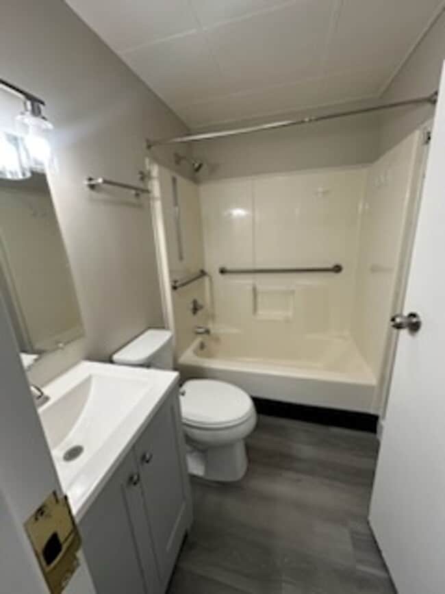 Building Photo - Franklin Park Apartments