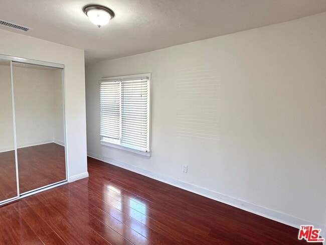 Building Photo - 1262 Kipling Ave