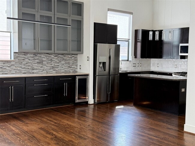 Building Photo - 1608 W Webster St