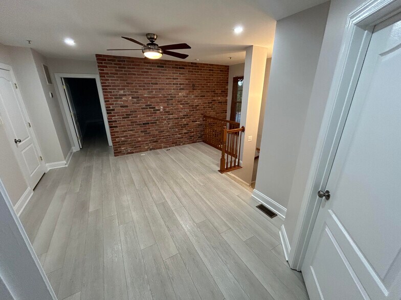 Building Photo - 640 Orchard Ridge Dr
