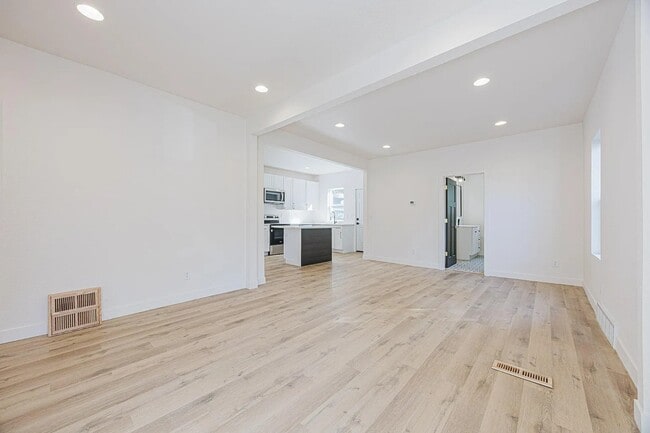 Building Photo - South University Drive