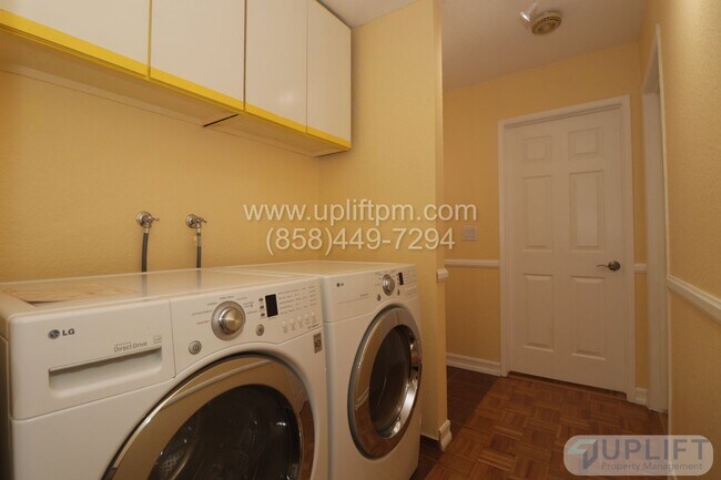 Building Photo - 3 Bedroom 2 Bathroom in Country Estates