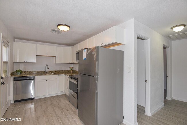 Building Photo - 4716 N 9th St