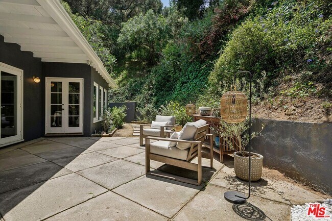 Building Photo - 3095 Passmore Dr